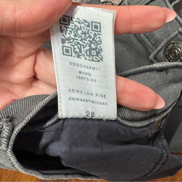 True Religion Keira Low Rise Distressed Black Denim Shorts Size 26 - Picture 7 of 7